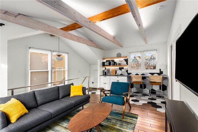 Building Photo - 69 Randolph St NE