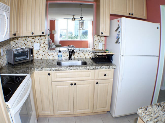 Building Photo - 201 N Ocean Blvd