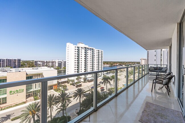 Building Photo - 3101 S Ocean Dr