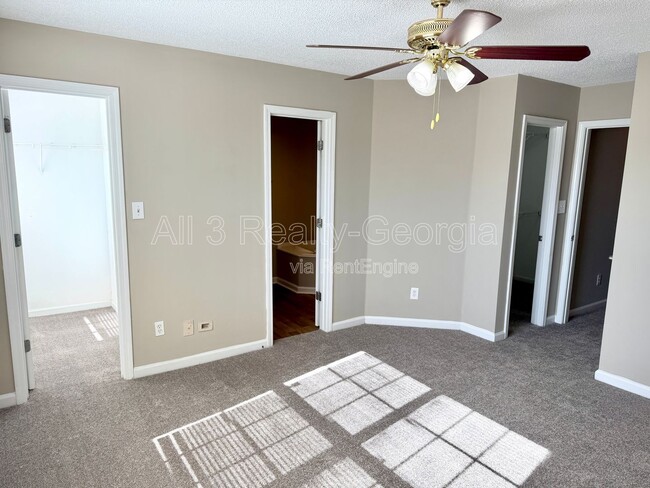 Building Photo - 8330 Oakley Cir