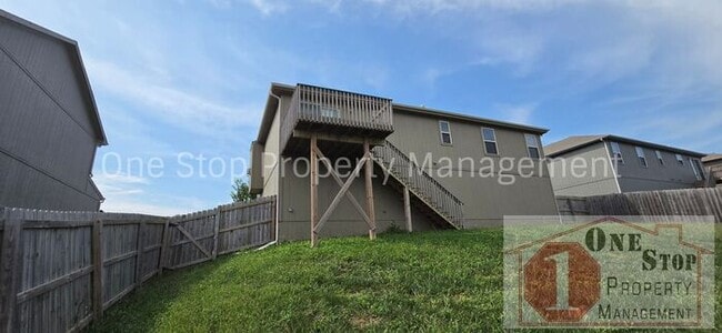 Building Photo - Beautiful 4 bedroom, 3 bathroom home in Raymore!