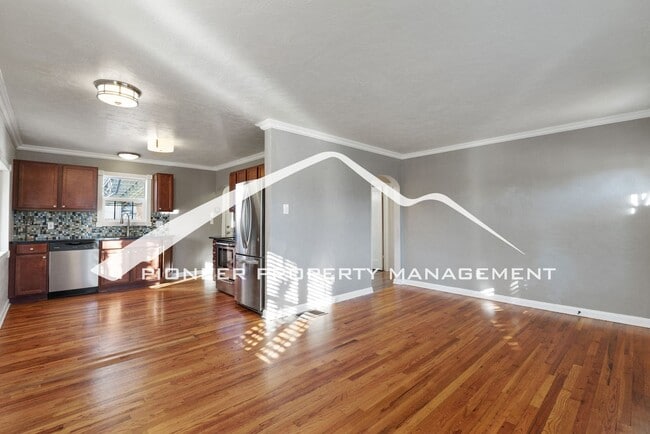 Building Photo - Downtown Charm with Private Yard, Oversized Garage and AC