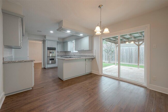 Building Photo - 7910 Litchfield Ln