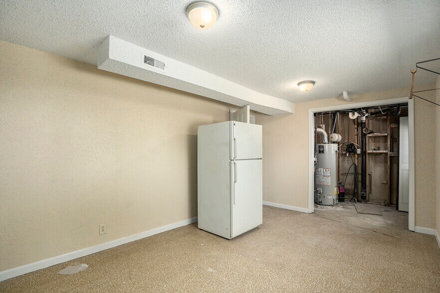 Building Photo - 7030 Metropolitan St