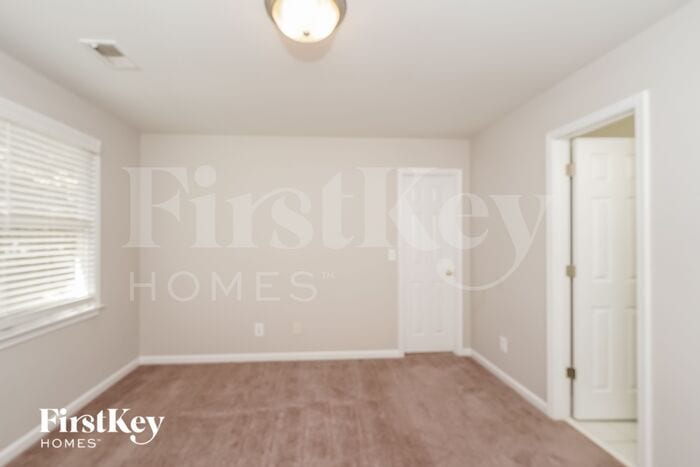 Building Photo - 445 Conroy Cir