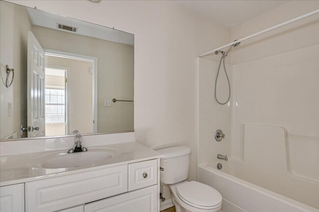 Building Photo - 772 Michelle Ct