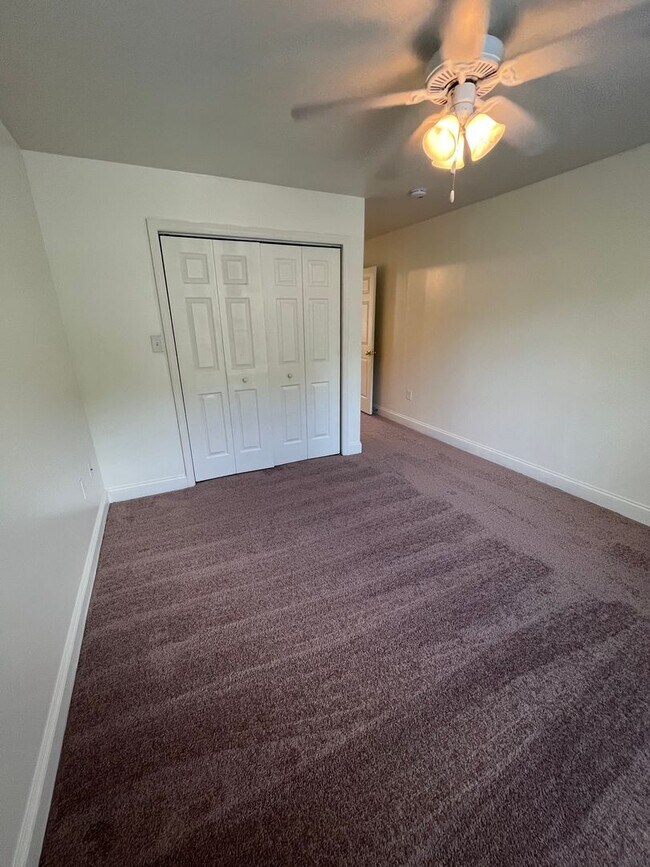 Building Photo - 1911-A/B Tabor Village Dr.