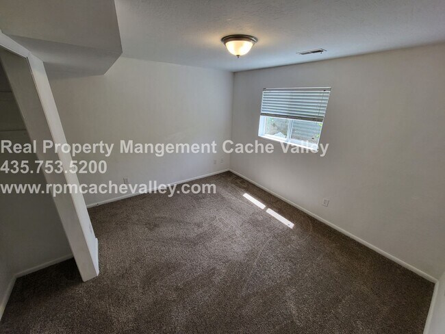 Building Photo - 2662 N 370 E