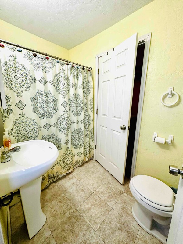 Building Photo - 1814 NW Taylor Ave