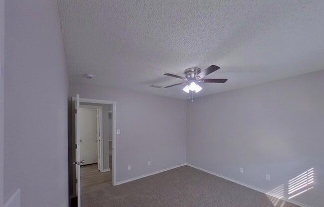 Building Photo - Modern 4-Bedroom Sanctuary in a Sought-After Location