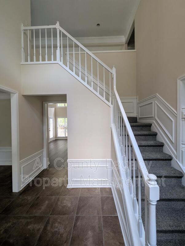 Building Photo - 4920 Agate Dr