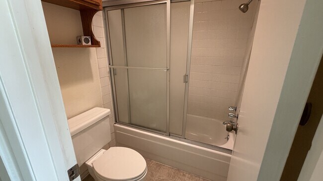 Building Photo - 2805 E 3rd St