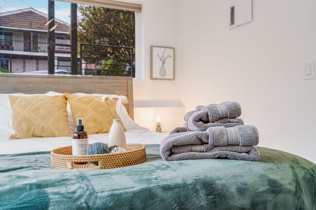 Building Photo - 724 3rd Ave N