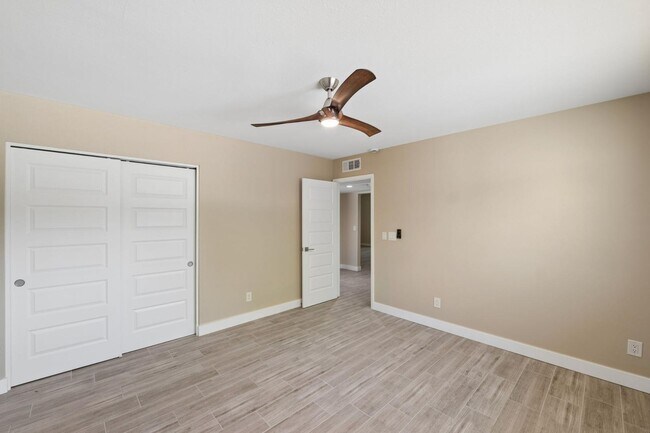 Building Photo - 13222 N 1st Ave