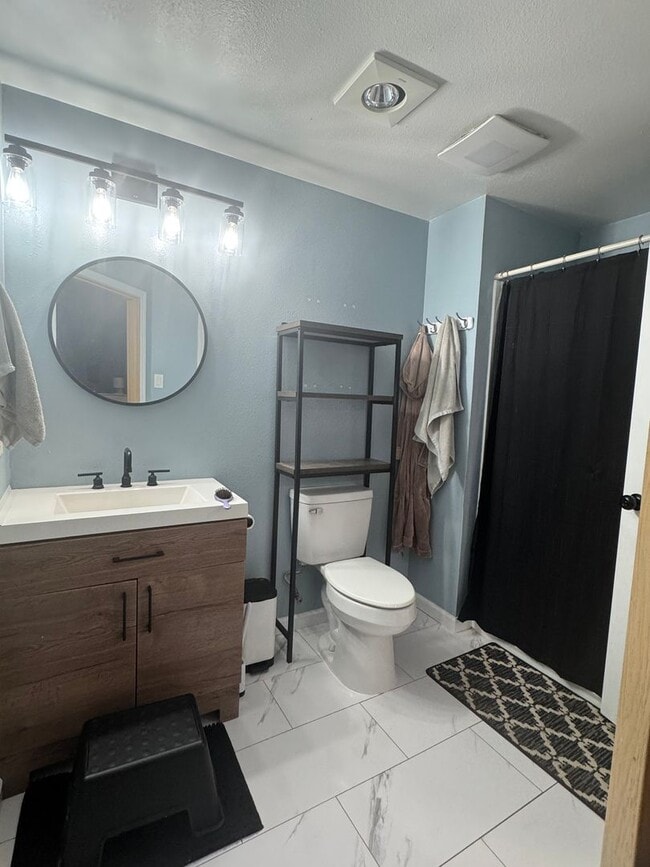 Building Photo - Updated Clearwood Home with AC & RV Parking!
