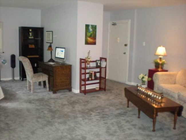 Building Photo - Beautiful 1 Bedroom in Quiet Neighborhood