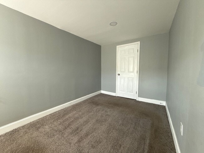 Building Photo - Beautiful Three - Bedroom Home In Baltimore