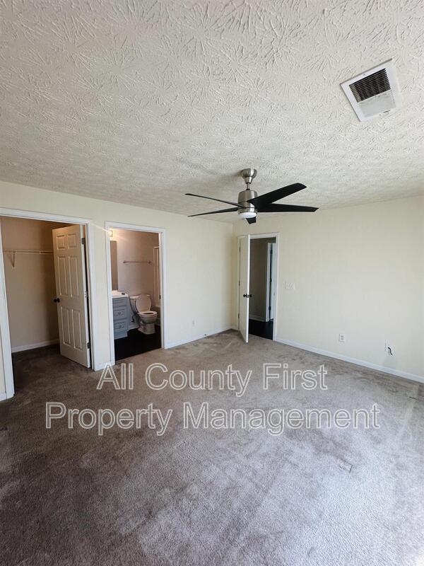 Building Photo - 5303 Fairington Club Dr