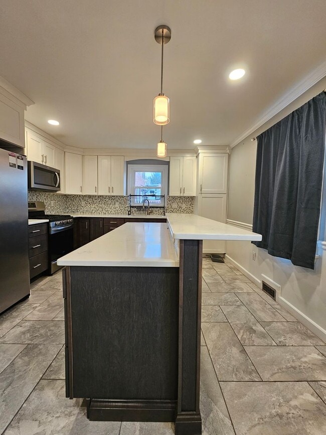 Building Photo - 923 Rohrerstown Rd