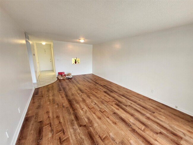 Building Photo - 4200 NW 3rd Ct