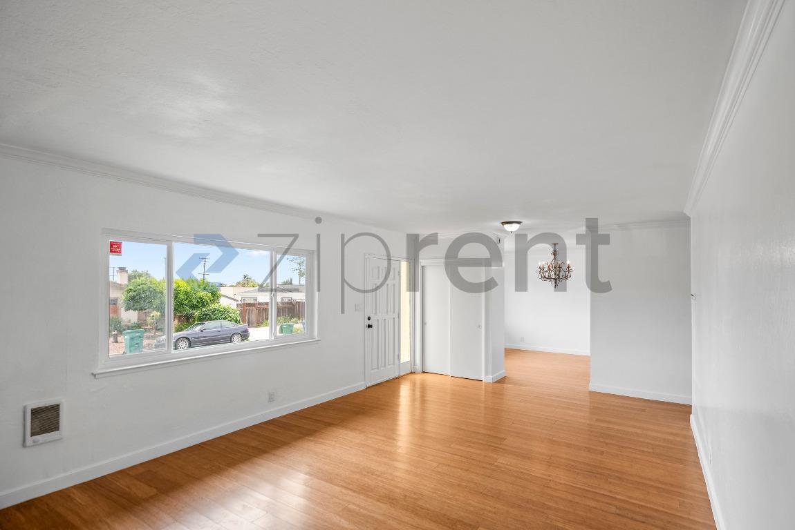 Building Photo - 22814 Kings Ct