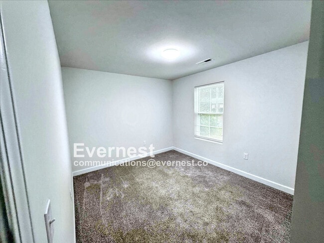 Building Photo - 3902 Fairall Dr