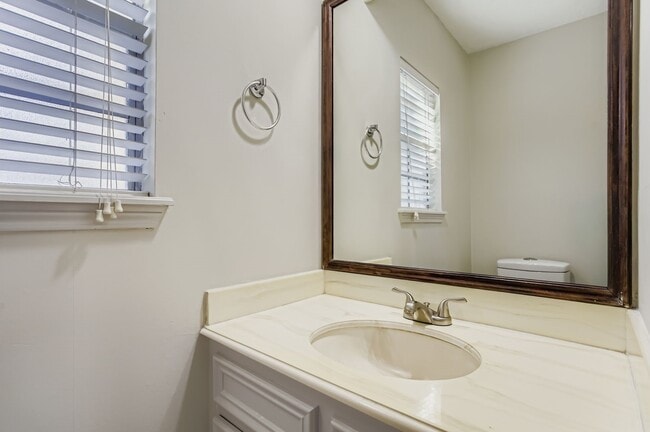 Building Photo - 8518 Rebawood Dr