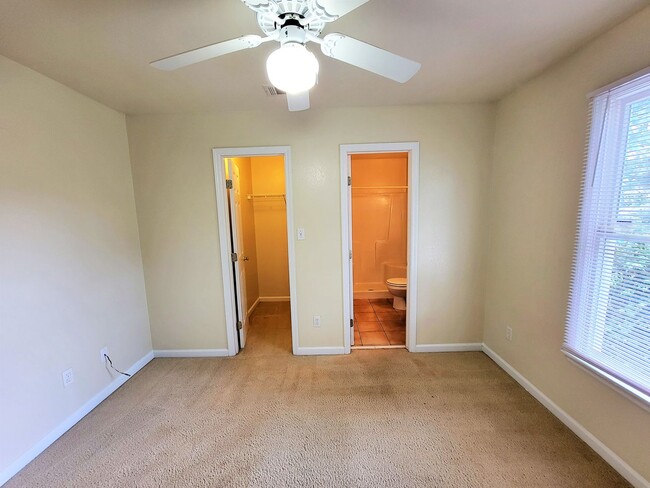 Building Photo - 3 bedroom town home available for rent right away, renting for $1800, includes privacy fenced yar...