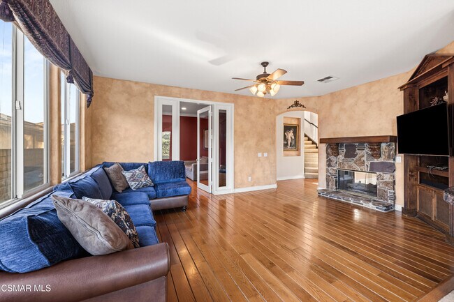 Building Photo - 615 Camino Del Lago