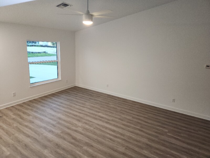 Building Photo - 1115 18th St SW