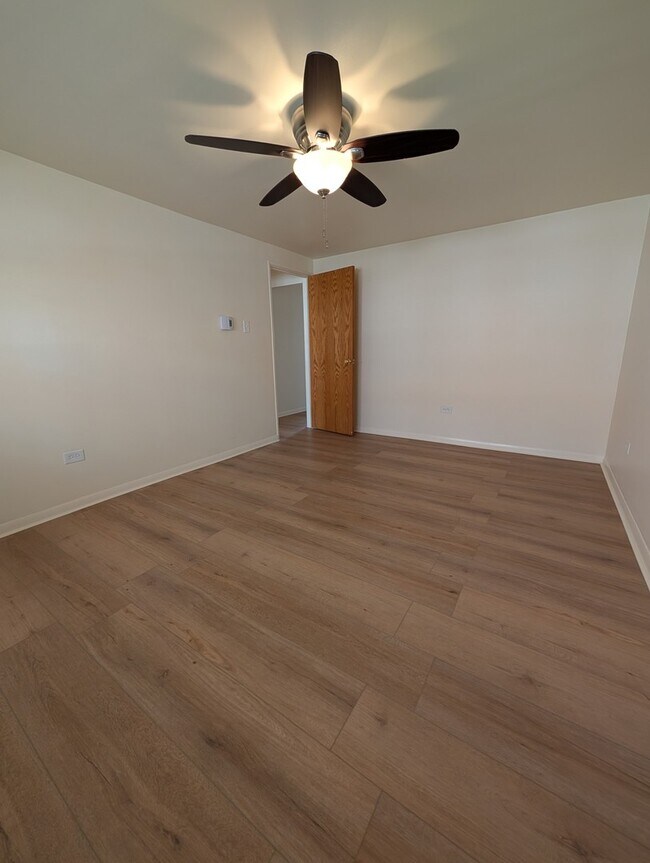 Building Photo - 4343 W 63rd St