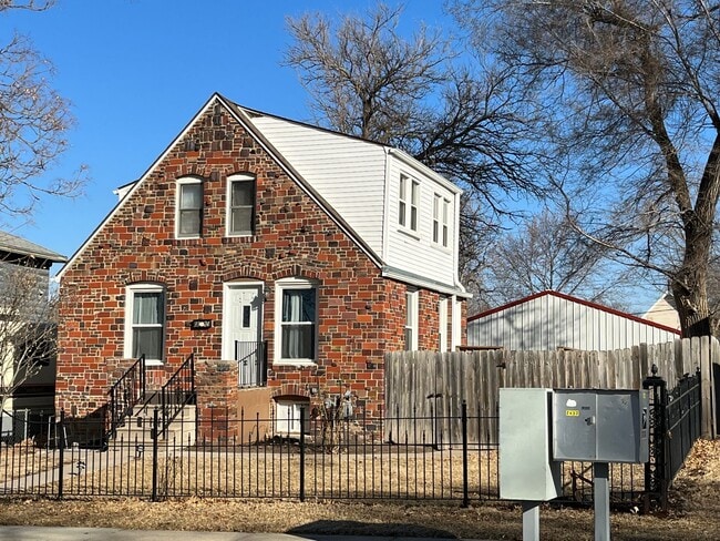 Building Photo - 3324 P St