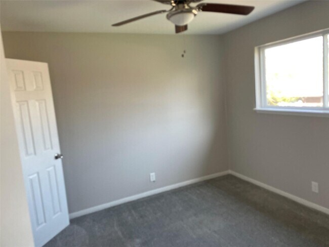 Building Photo - 24118 Spring Mill Ln