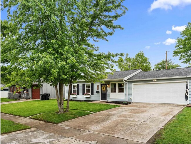 Building Photo - 3 Bedroom Single Family Home