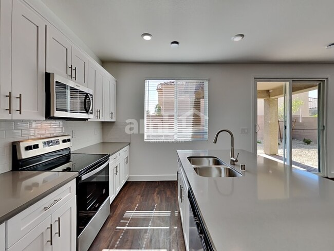 Building Photo - 4832 Blushing Star St