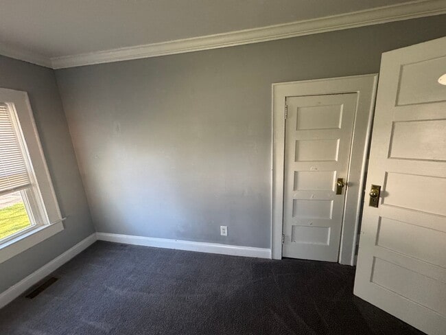 Building Photo - Walking distance to Downtown Kings Mountain, NC  =