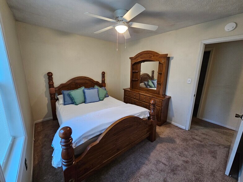 3rd bedroom as bedroom - 419 Rams Rd