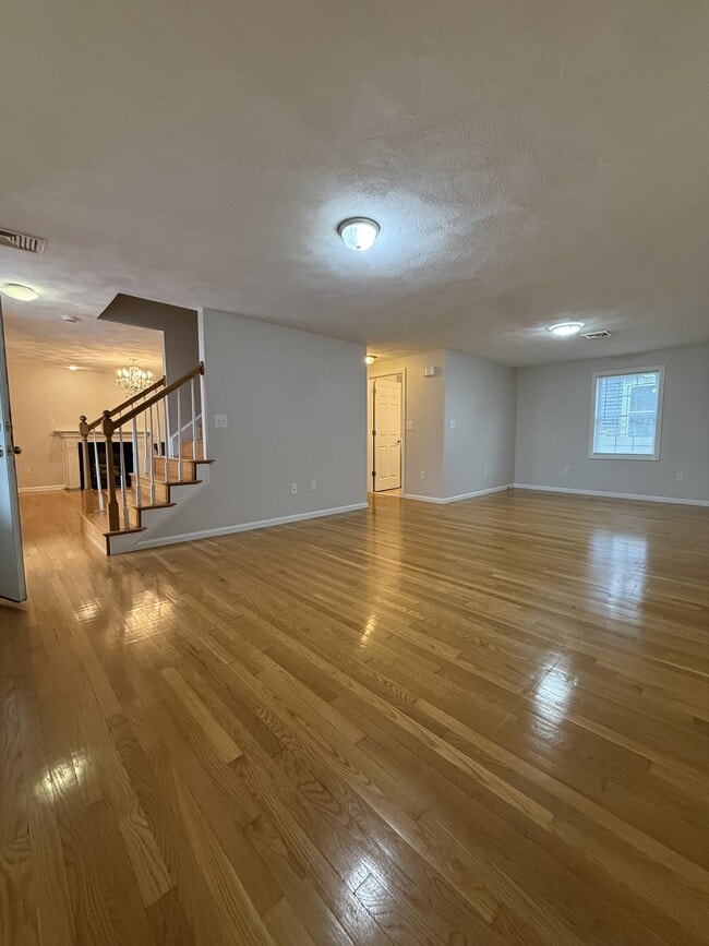 Building Photo - 5 Kensington Park