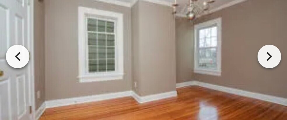 Dining room - 126 N College St