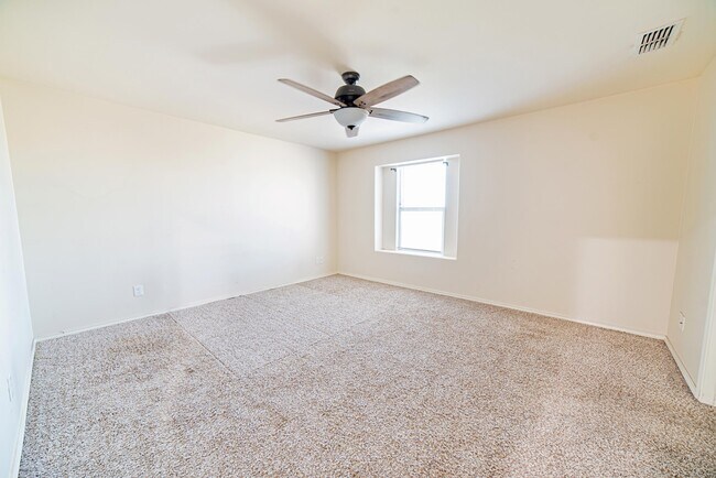 Building Photo - 2021 Port Louisiana Dr