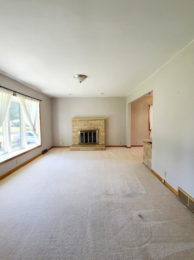 Building Photo - 608 Cataract Ave