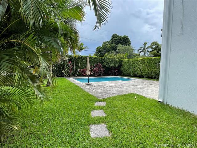 Building Photo - 10672 SW 77th Ave