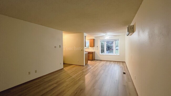 Building Photo - Updated 2 Bedroom Featuring New Plank Flooring