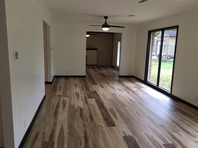 Building Photo - 4455 Singleton Rd