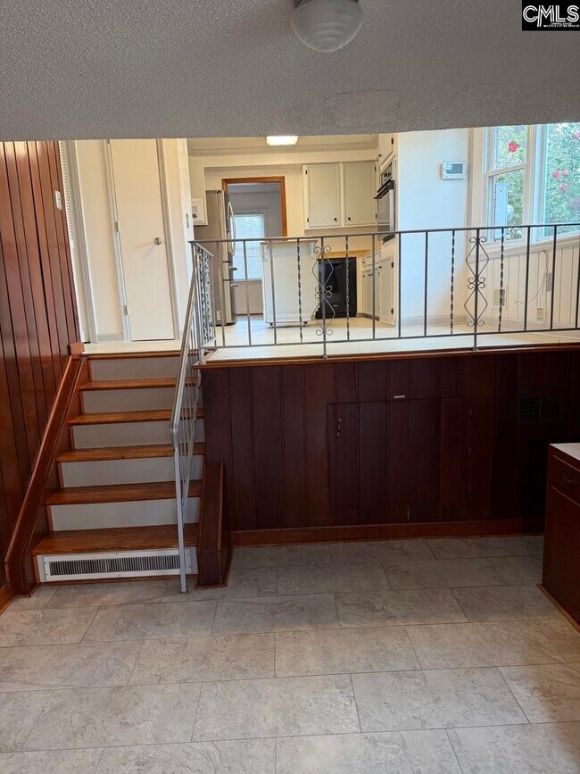 Building Photo - 511 Shady Ln