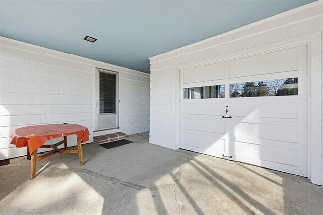 Building Photo - 111 Beach Rd