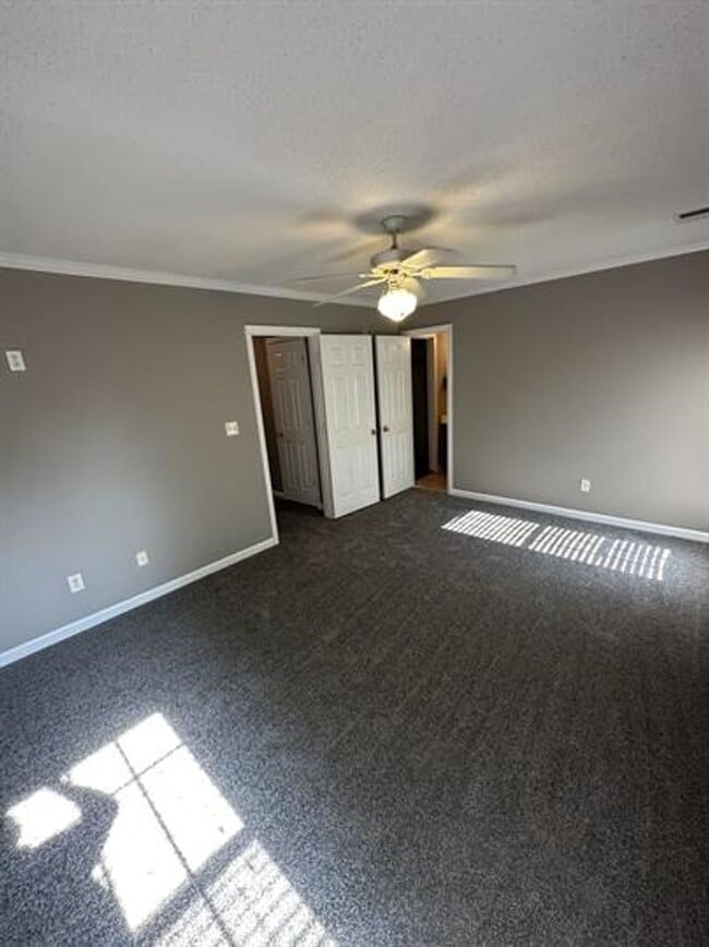 Building Photo - Charming 3-Bedroom Home in Cordova – Styli...