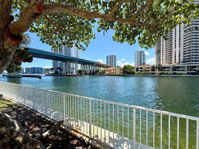Building Photo - 19390 Collins Ave