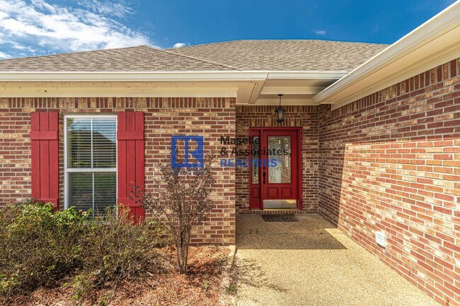 Building Photo - Beautiful 3 bedroom, 2 bathroom house in B...