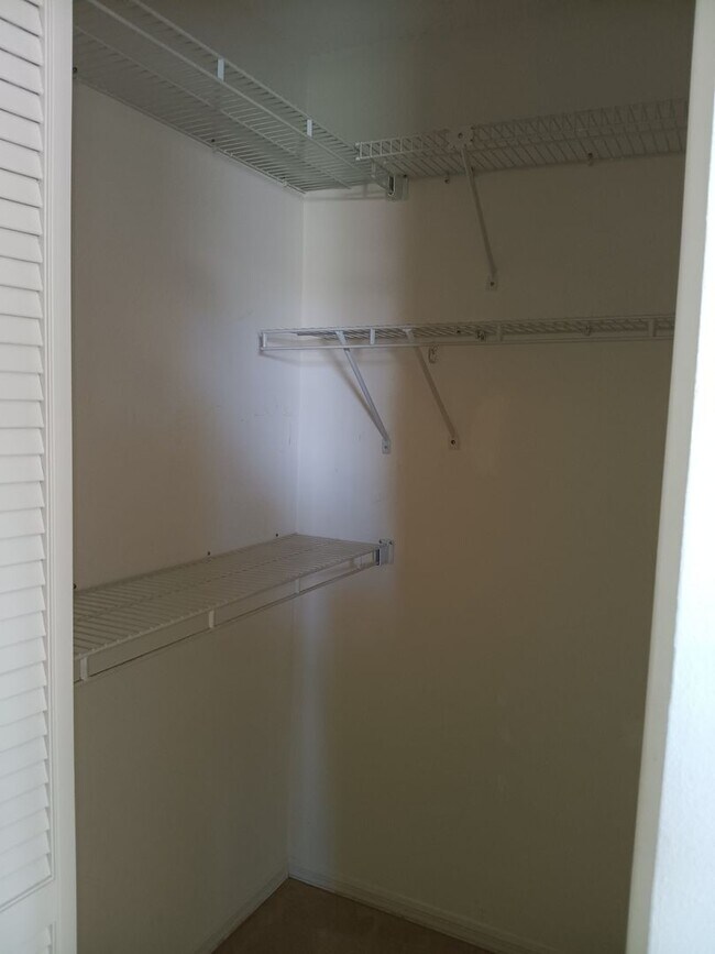 Building Photo - 2 bedroom 2 bathroom Large House for rent ...